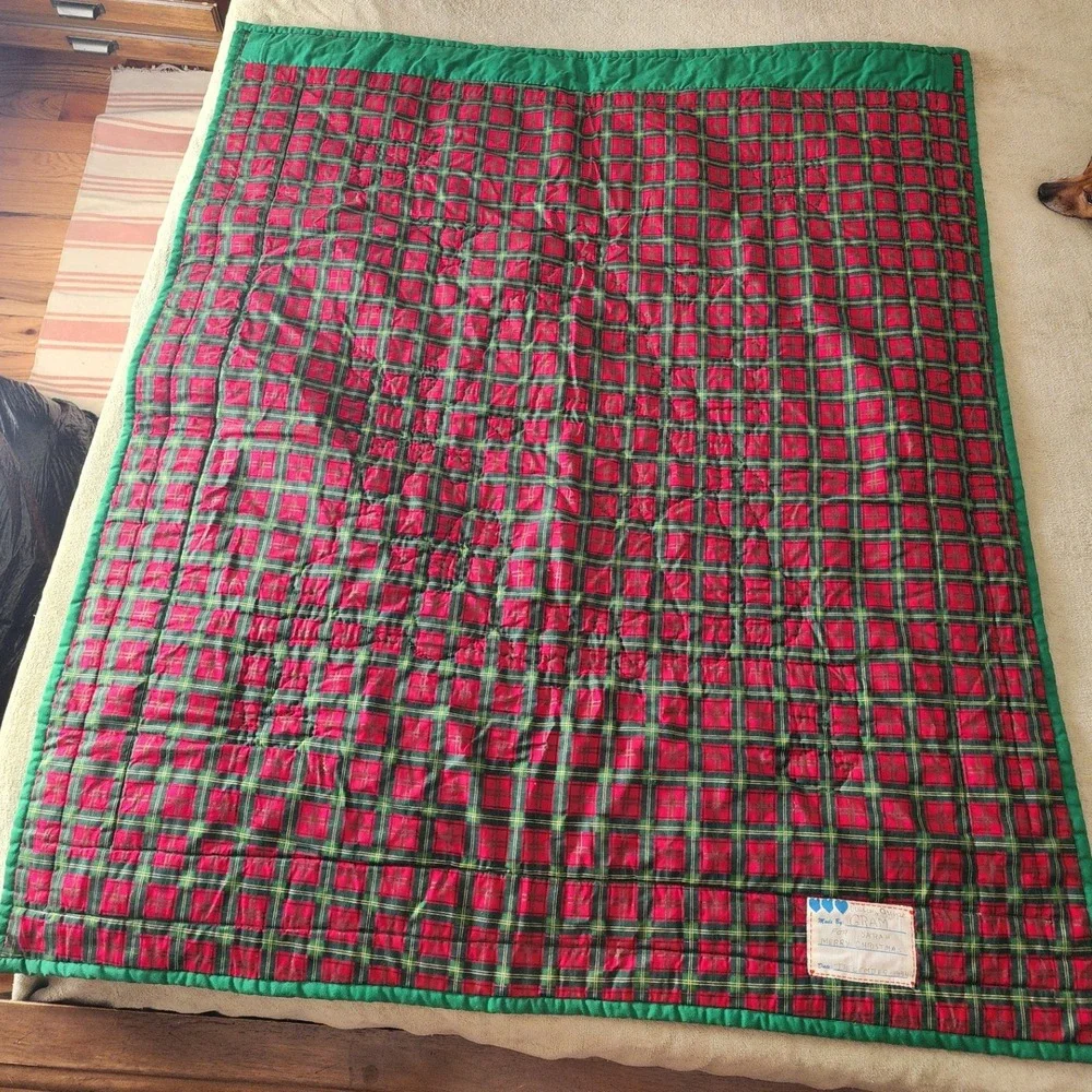 Handmade Christmas Quilt Tree Animals Holly Hearts Red Green Beige Wall Art 1994